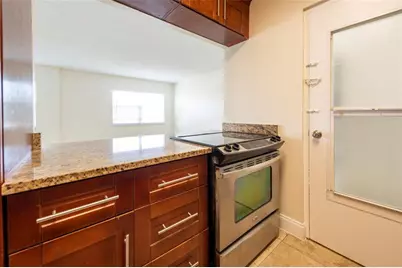 2555 NE 11th St, Unit #302, Fort Lauderdale, FL 33304 - Photo 6