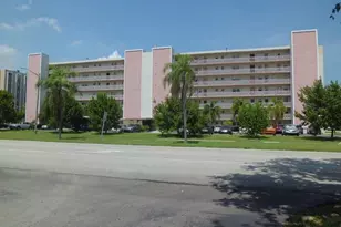 901 NE 14th Ave, Hallandale Beach, FL 33009 - Photo 14