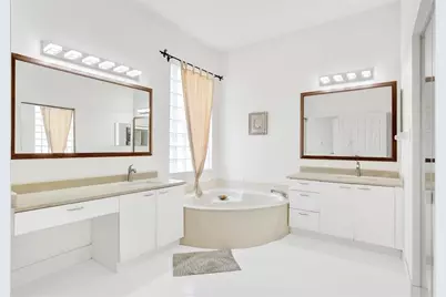 1581 NW 159th Ave, Pembroke Pines, FL 33028 - Photo 18