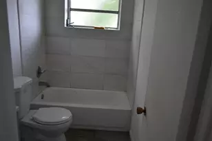 880 SW 28th St, Fort Lauderdale, FL 33315 - Photo 14