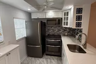 2141 NE 1st Ct, Boynton Beach, FL 33435 - Photo 4