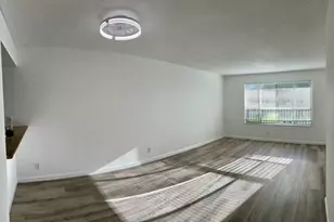 927 Twin Lakes Unit, Coral Springs, FL 33071 - Photo 8