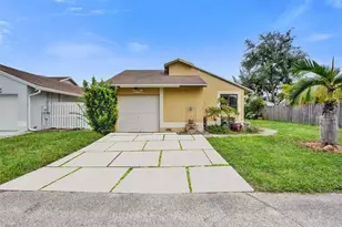 10921 SW 10th Ct, Pembroke Pines, FL 33025 - Photo 1