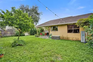 10921 SW 10th Ct, Pembroke Pines, FL 33025 - Photo 32