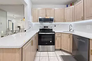 301 Knotty Pine Cir, Greenacres, FL 33463 - Photo 12