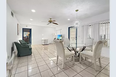 301  Knotty Pine Cir, Unit #D2, Greenacres, FL 33463 - Photo 14