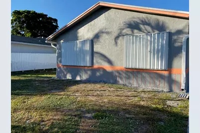 2691 NW 8th St, Pompano Beach, FL 33069 - Photo 1