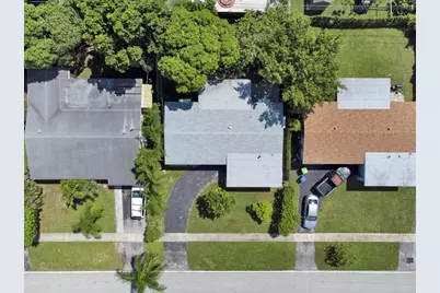 8360 NW 25th Ct, Sunrise, FL 33322 - Photo 36