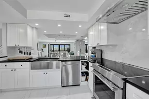 240 Captains Walk, Delray Beach, FL 33483 - Photo 14