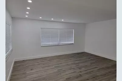 2100  Diana Dr, Unit #310, Hallandale Beach, FL 33009 - Photo 8