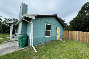 6101 Balsam Dr, Fort Pierce, FL 34982 - Photo 4