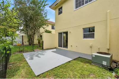 1055  Imperial Lake Rd, West Palm Beach, FL 33413 - Photo 32