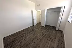 19117 NE 8th Ct, Miami, FL 33179 - Photo 16