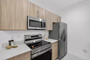 737 SE 1st Ct, Pompano Beach, FL 33060 - Photo 8