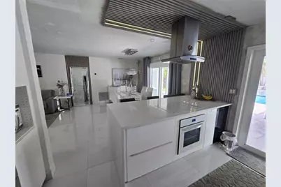 2340 NE 8th Ave, Pompano Beach, FL 33064 - Photo 30