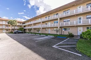 608 SW Natura Blvd, Deerfield Beach, FL 33441 - Photo 2