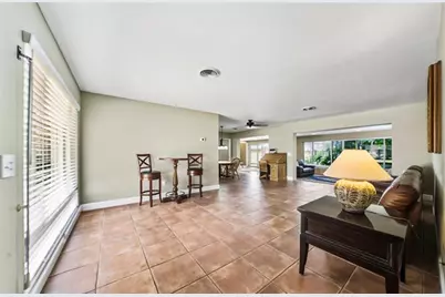1711 NE 40th Ct, Oakland Park, FL 33334 - Photo 4