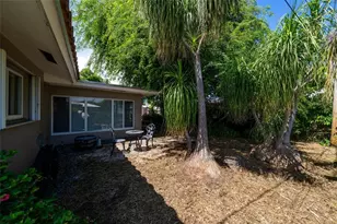 1711 NE 40th Ct, Oakland Park, FL 33334 - Photo 28