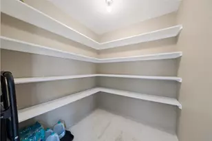 1711 NE 40th Ct, Oakland Park, FL 33334 - Photo 18