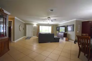 301 SE 12th St, Deerfield Beach, FL 33441 - Photo 4