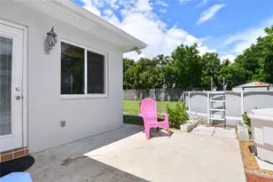 301 SE 12th St, Deerfield Beach, FL 33441 - Photo 30