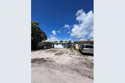 808  N 17th Street, Fort Pierce, FL 34950 - Photo 2