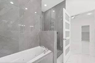 2407 NW 8th St, Fort Lauderdale, FL 33311 - Photo 14