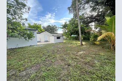 2340 NW 99th Ter, Miami, FL 33147 - Photo 20