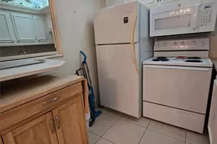 2 Grantham D, Deerfield Beach, FL 33442 - Photo 8