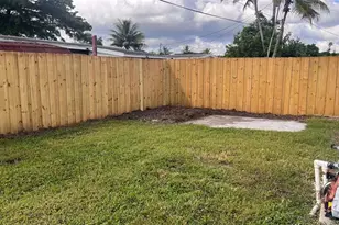 6540 SW 4th St, Pembroke Pines, FL 33023 - Photo 14