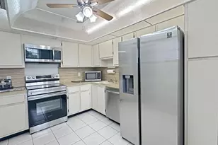 535 Oaks Dr, Pompano Beach, FL 33069 - Photo 6