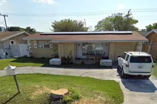 6632 Emerald Lake Dr, Miramar, FL 33023 - Photo 2