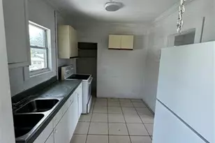 201 N 17th St, Fort Pierce, FL 34950 - Photo 2