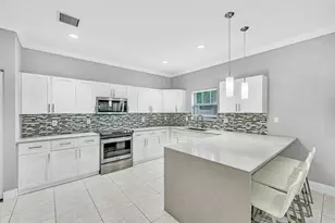1251 NE 32nd St, Oakland Park, FL 33334 - Photo 18