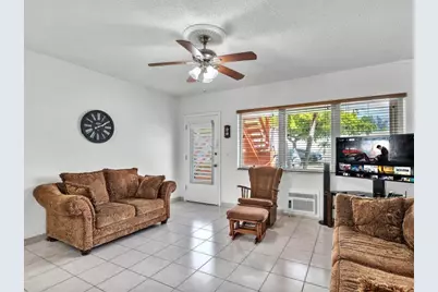 1000 SW 10th Ave, Unit #P4, Hallandale Beach, FL 33009 - Photo 14
