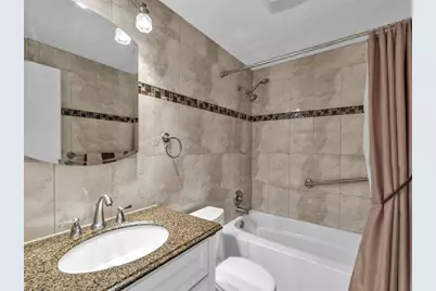 1000 SW 10th Ave, Unit #P4, Hallandale Beach, FL 33009 - Photo 18