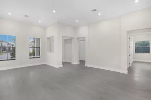 8504 NW 37th Ct, Pembroke Pines, FL 33024 - Photo 8