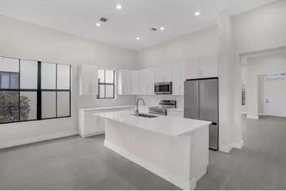 8504 NW 37th Ct, Pembroke Pines, FL 33024 - Photo 12