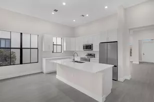 8504 NW 37th Ct, Pembroke Pines, FL 33024 - Photo 12