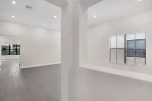 8504 NW 37th Ct, Pembroke Pines, FL 33024 - Photo 6