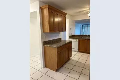 6123  Coral Lake Dr, Unit #211, Pompano Beach, FL 33063 - Photo 4