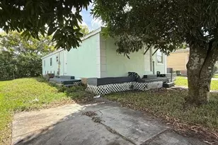 821 Rickey Jackson Blvd, Pahokee, FL 33476 - Photo 2