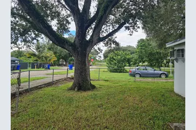 6141  Garfield, Hollywood, FL 33024 - Photo 2