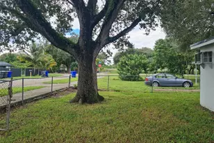 6141 Garfield, Hollywood, FL 33024 - Photo 2