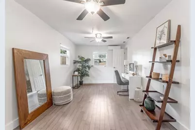 300 NE 43rd St, Oakland Park, FL 33334 - Photo 18