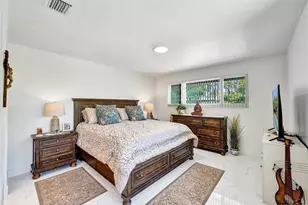 2732 NE 26th St, Fort Lauderdale, FL 33305 - Photo 8