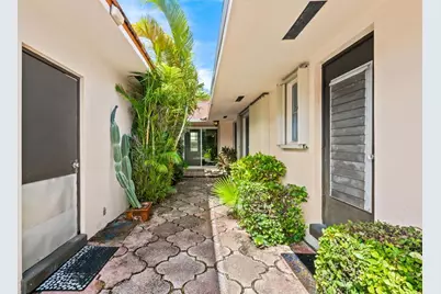 625  Oleander Dr, Hallandale Beach, FL 33009 - Photo 10