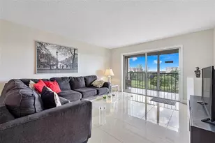 5860 NW 44th St, Lauderhill, FL 33319 - Photo 6