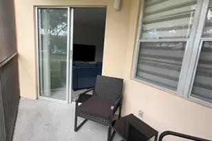 12850 SW 4th Ct, Pembroke Pines, FL 33027 - Photo 16