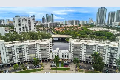 300  Diplomat Pkwy, Unit #309, Hallandale Beach, FL 33009 - Photo 20